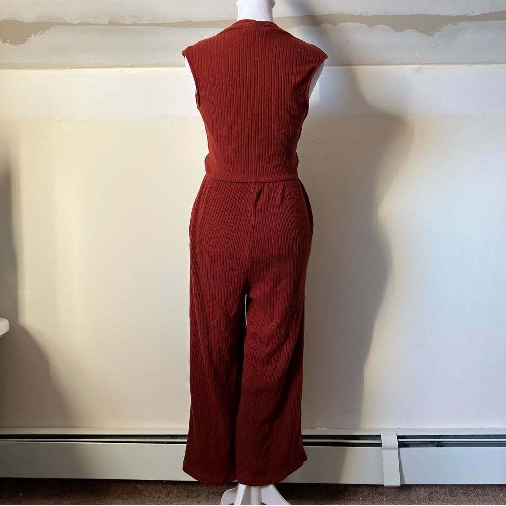 Gilli Burnt Rust Red Sleeveless Mid Length Faux Wrap Jumpsuit size Small - Picture 8 of 9